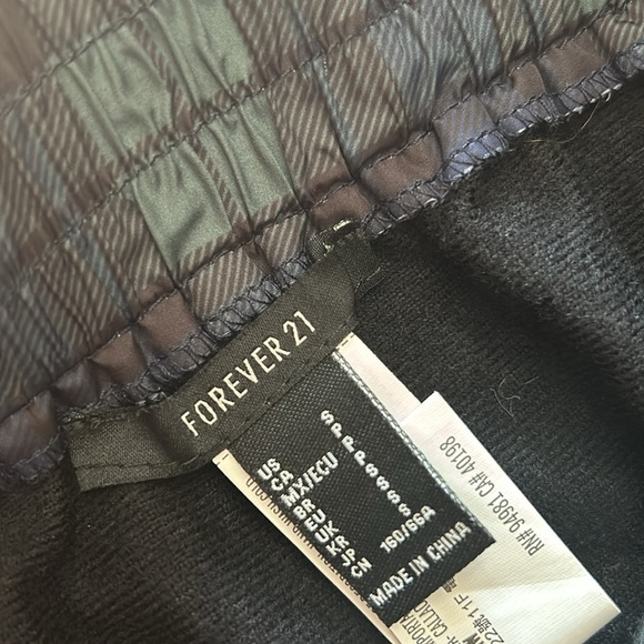 Forever 21 Plaid Blue and Green Mini Skirt Size Small - Picture 5 of 10